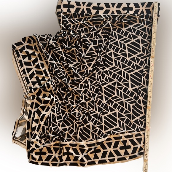 “Boho Escape” geometric print jersey hi-lo midi skirt w/contrast border-NWT - Picture 12 of 16